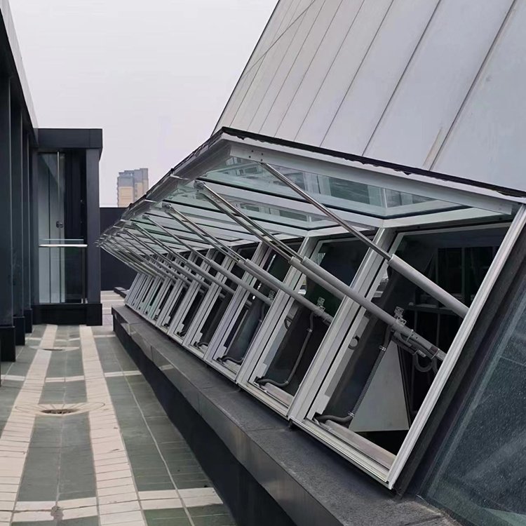 侧开通风天窗